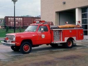 Dodge W300 Power Wagon E-ONE Minipumper '1977